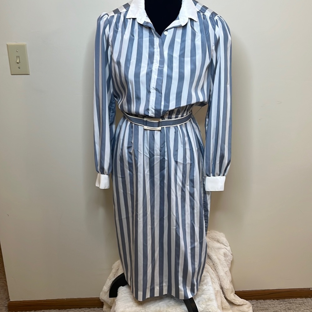 Vintage Jenny Gidding long sleeve dress. Approx. size 10. See measurements